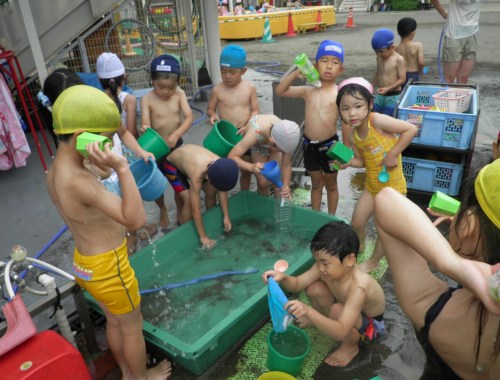 水遊びはやっぱり楽しいな